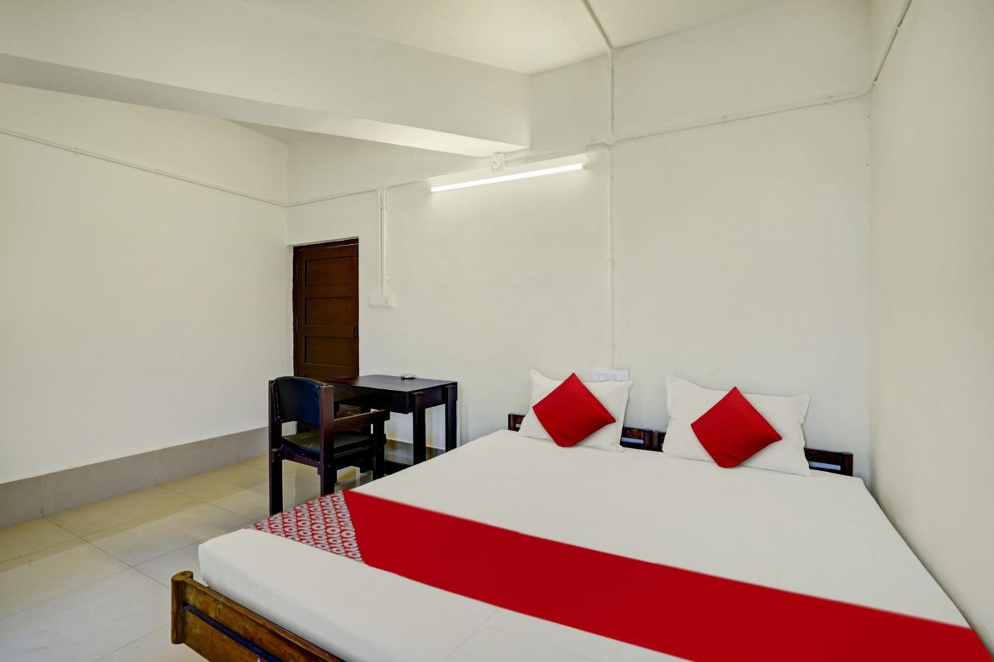 Super Hotel O Ceasar Palace Annex Thodupuzha Eksteriør billede
