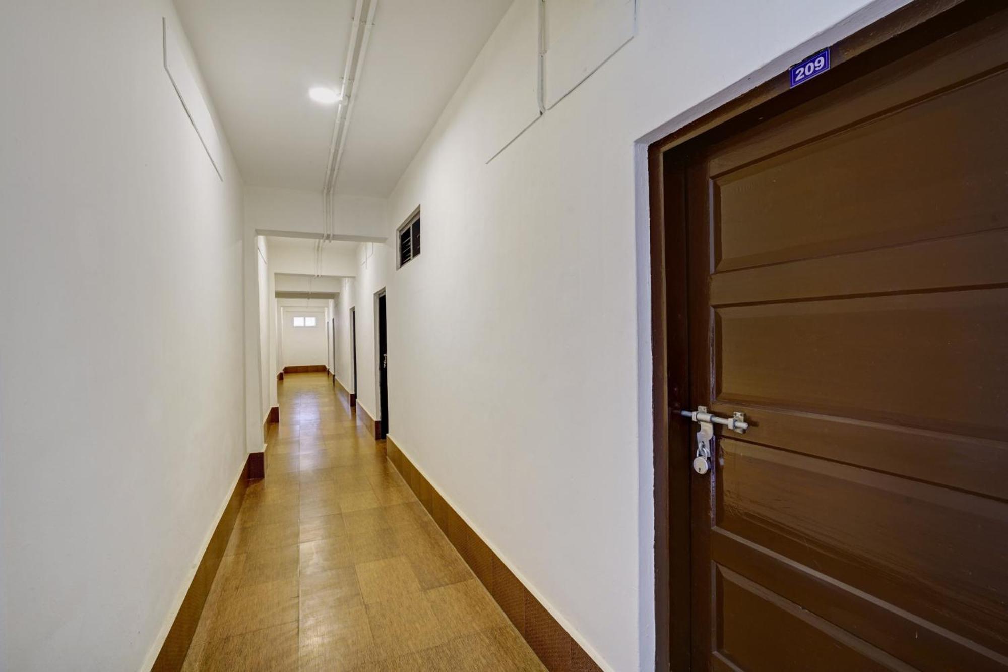 Super Hotel O Ceasar Palace Annex Thodupuzha Eksteriør billede